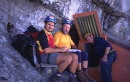 Rast an der Biwakschachtl: Hackl und Zembsch